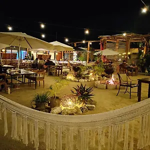 lucky-traveler-hostel-all-inclusive.quintano-roohotels.com/